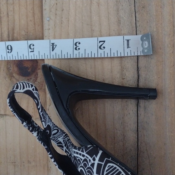 Unisa Black Open Toe Heeled Sandals w/ Bow & Backstrap Size 7m - Picture 10 of 13